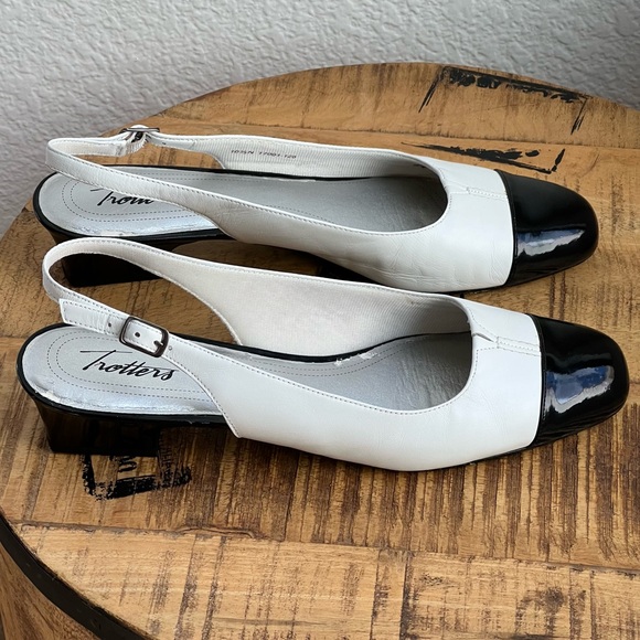 Trotters  Leather Two Tone Slingback Kitten Heels Black White 10.5 N - Picture 1 of 12
